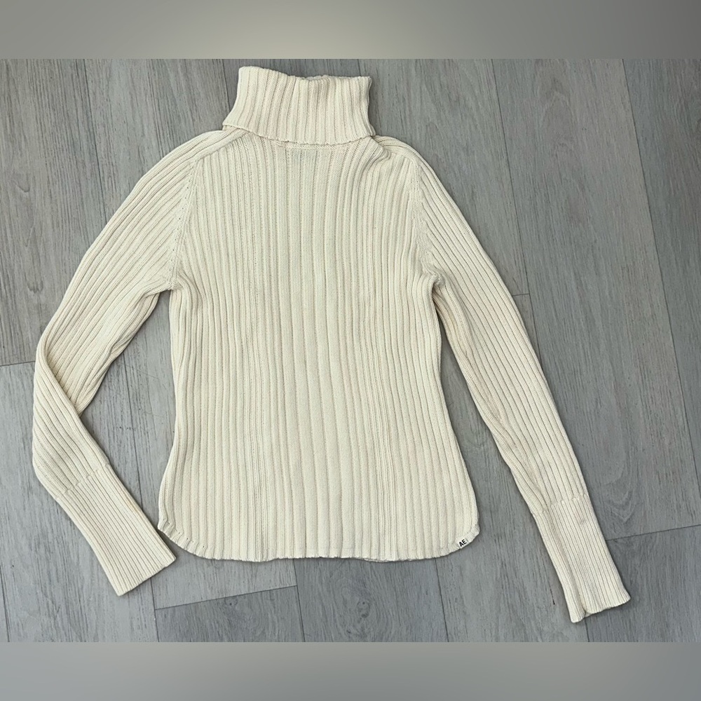 American Eagle Outfitters Beige Ribbed Turtleneck Sweater